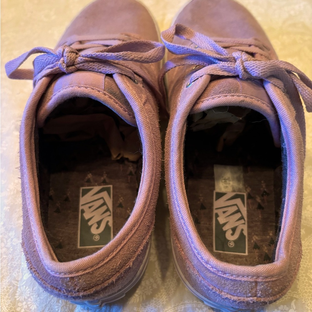 Vans Youth size 4 Low Top Suede Skateboarding Shoes, padded tongue.